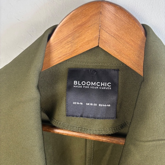 BloomChic Belted Trench Coat Size 14/16 - Picture 3 of 4